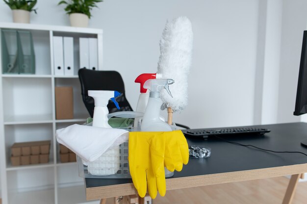 Jak profesjonalne usługi sprzątające wpływają na komfort życia i pracy?