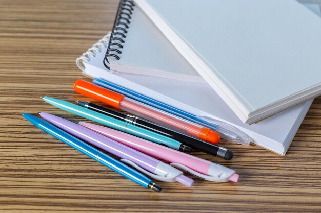 Jak wybrać idealne pióro do codziennego pisania?