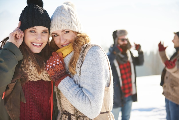 Jak stworzyć idealne miejsce na weekendowy odpoczynek w drewnianym domku?